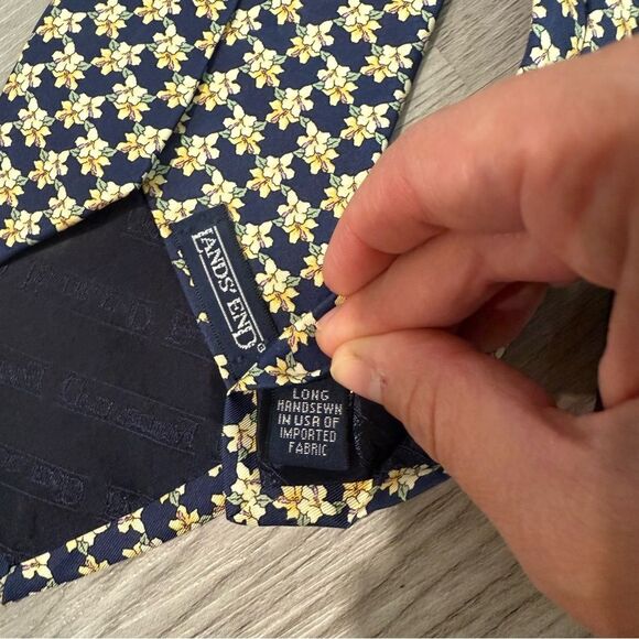 Lands' End Set of 2 100% Silk Navy Floral & Plaid Neck Ties - Picture 5 of 8